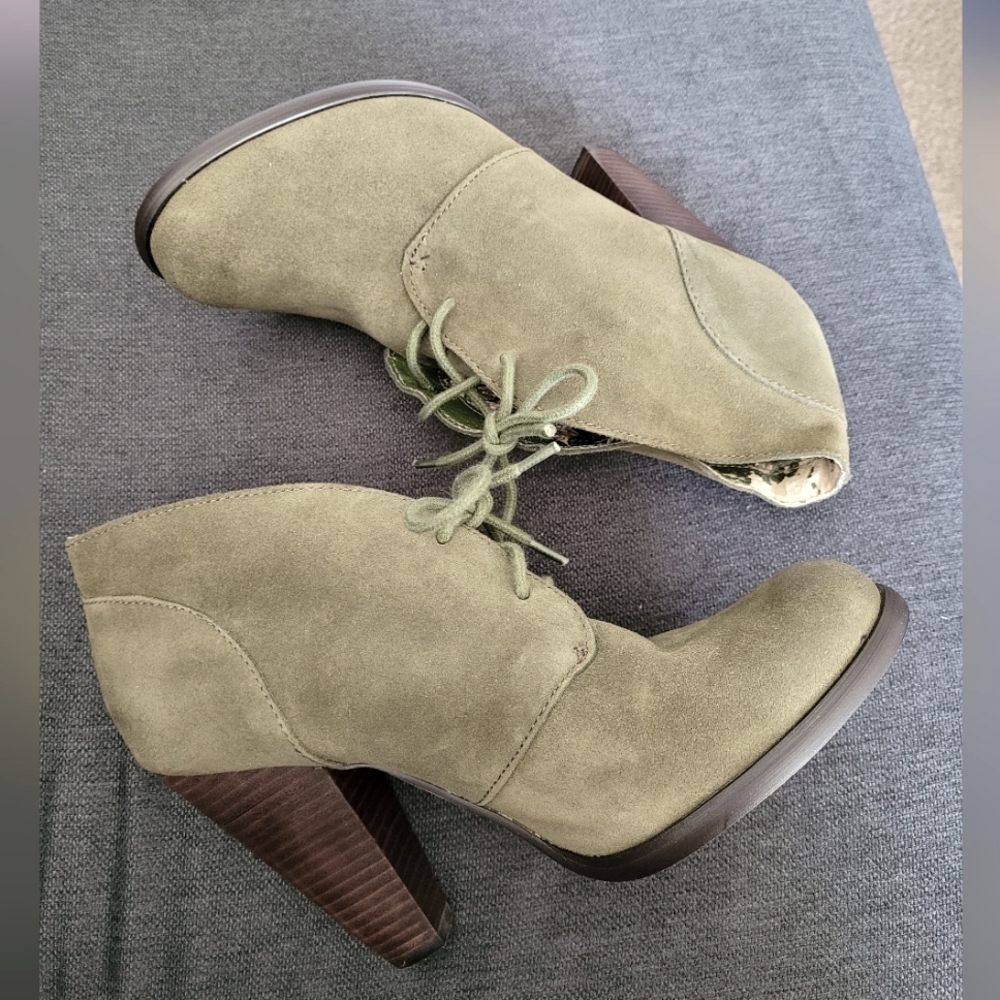 Seychelles olive green Bismuth ankle boots 8
